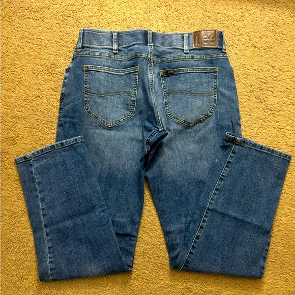 Lee Jeans For Men. Strait Taper. Size 34x32 - Picture 2 of 4
